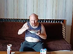 Sebjohn, a 120lbs feeder From Germany