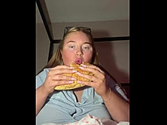 Msummer, a 235lbs feedee From United Kingdom
