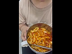 Zhu Ziyue, a 118lbs feeder From Canada