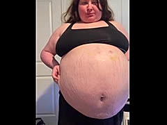 VoreGoddess, a 800lbs feedee From United States