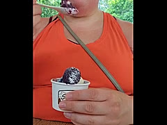 Eatuntilipop, a 301lbs feedee From United States