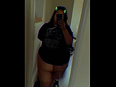 Feedmeluv, a 350lbs feedee From United States